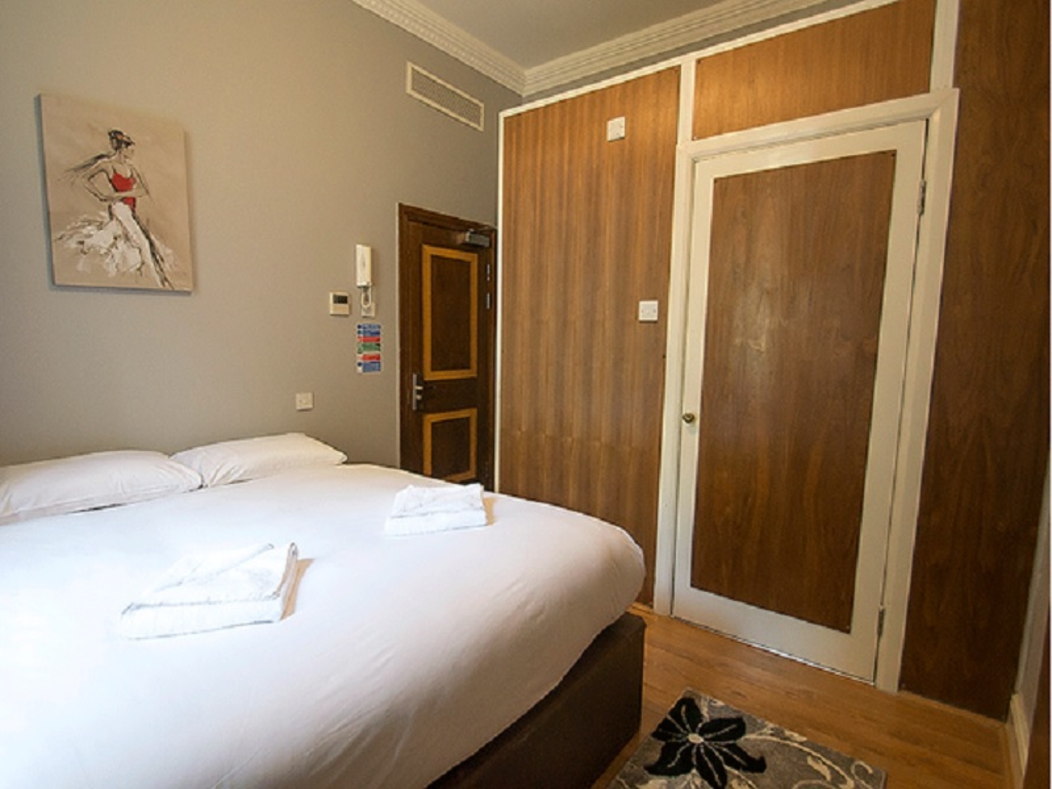 Hyde Park Suites