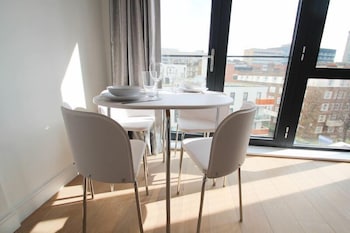 Aldgate East Studio by Mysquare