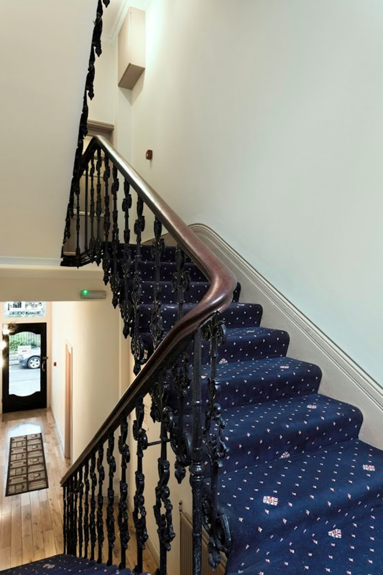 Voyage London Hotel
