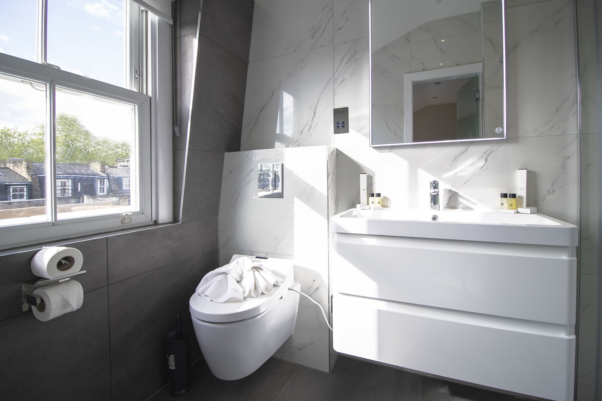 Voyage London Hotel