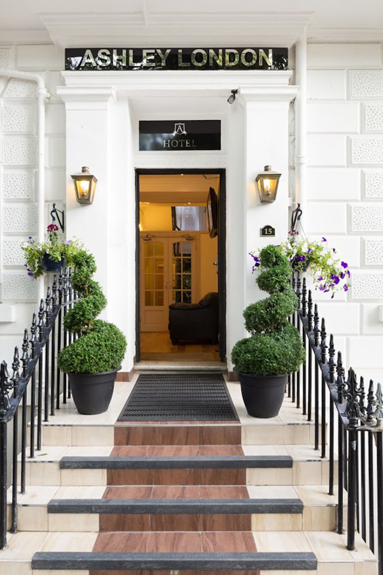 Voyage London Hotel