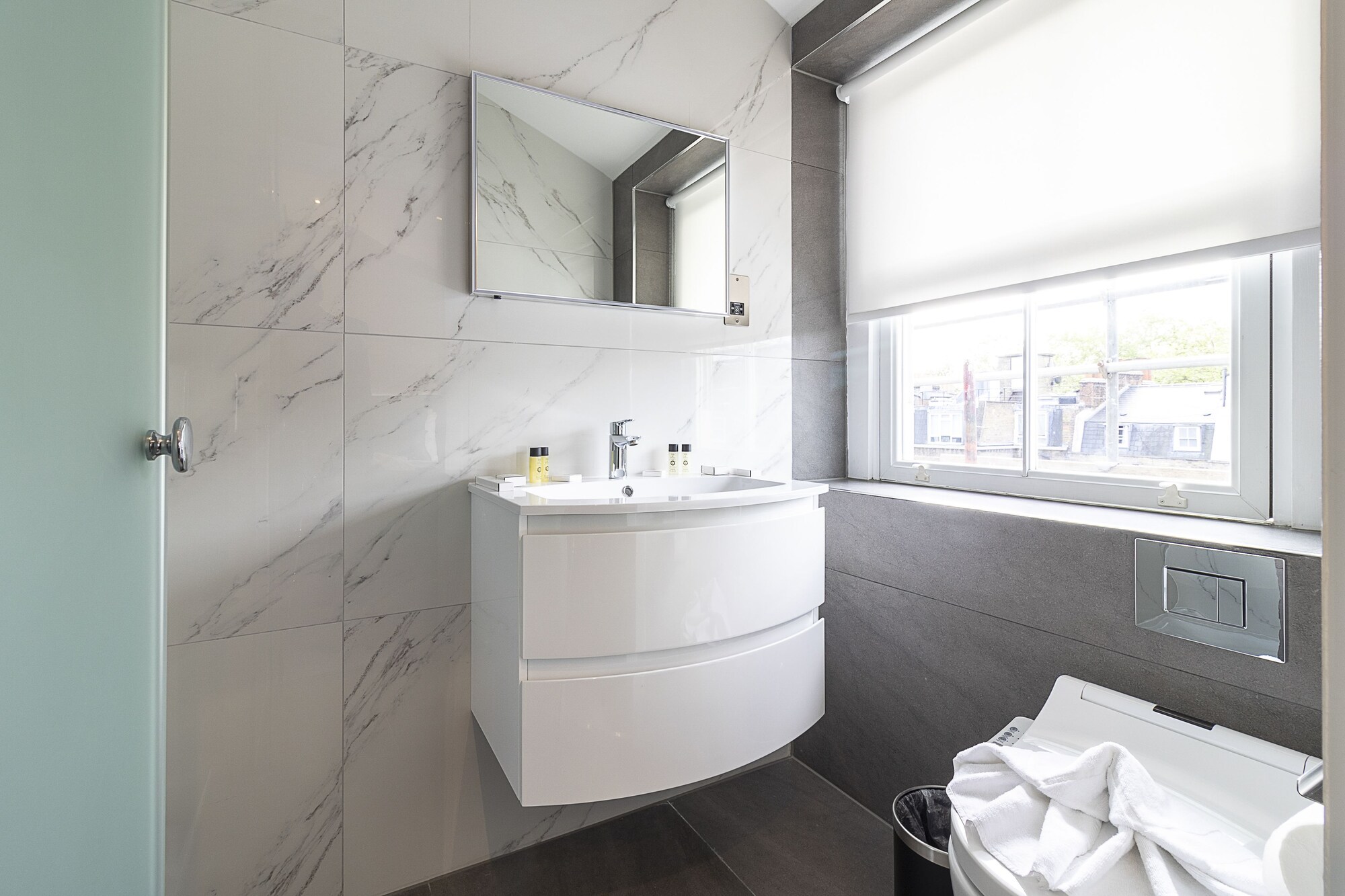 Voyage London Hotel