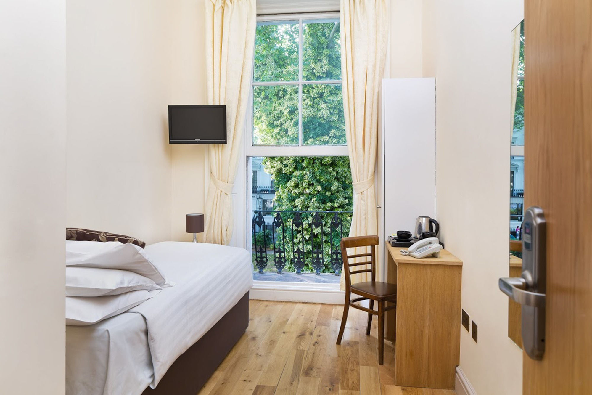 Voyage London Hotel