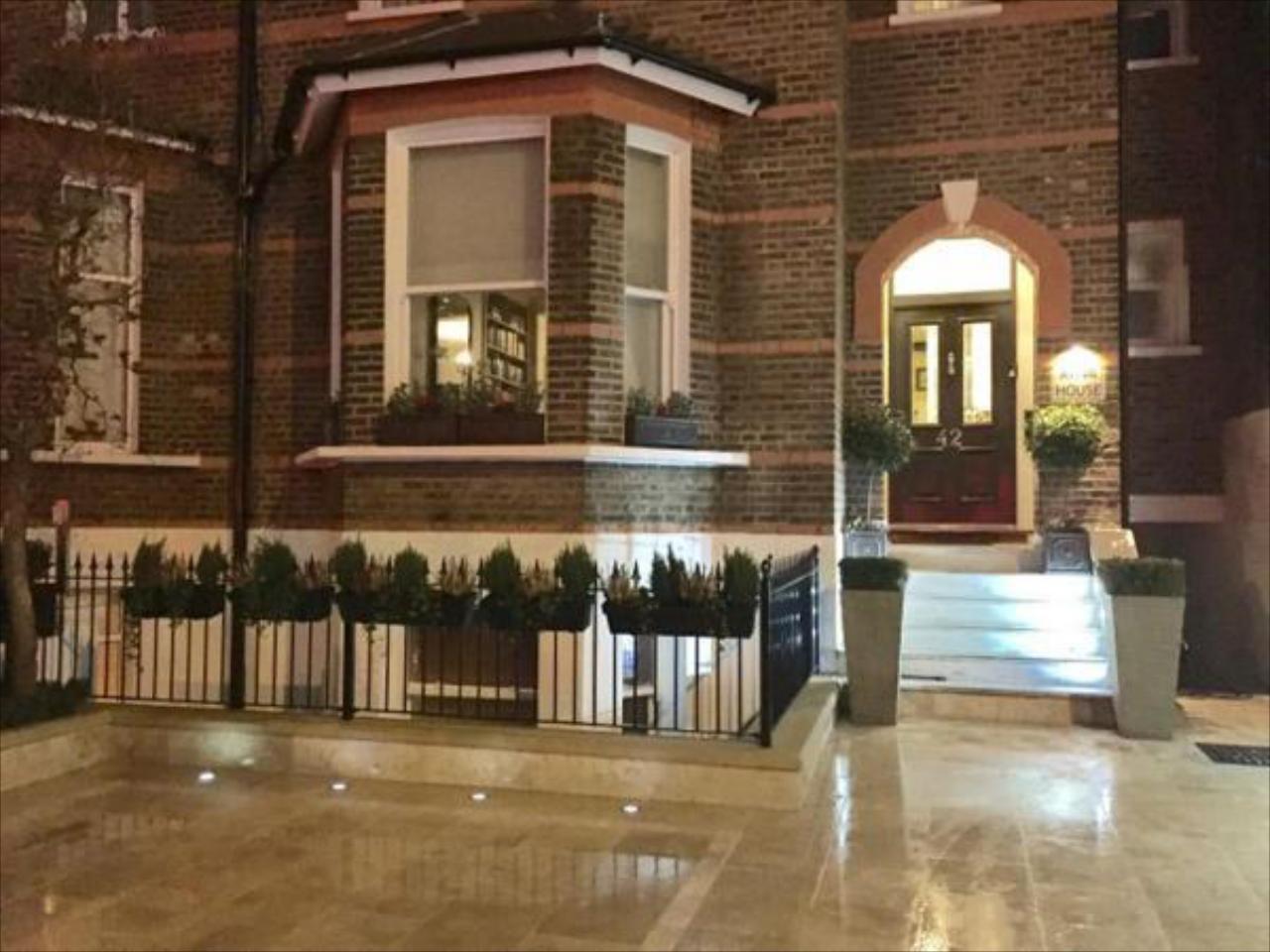 Aviva Guest House