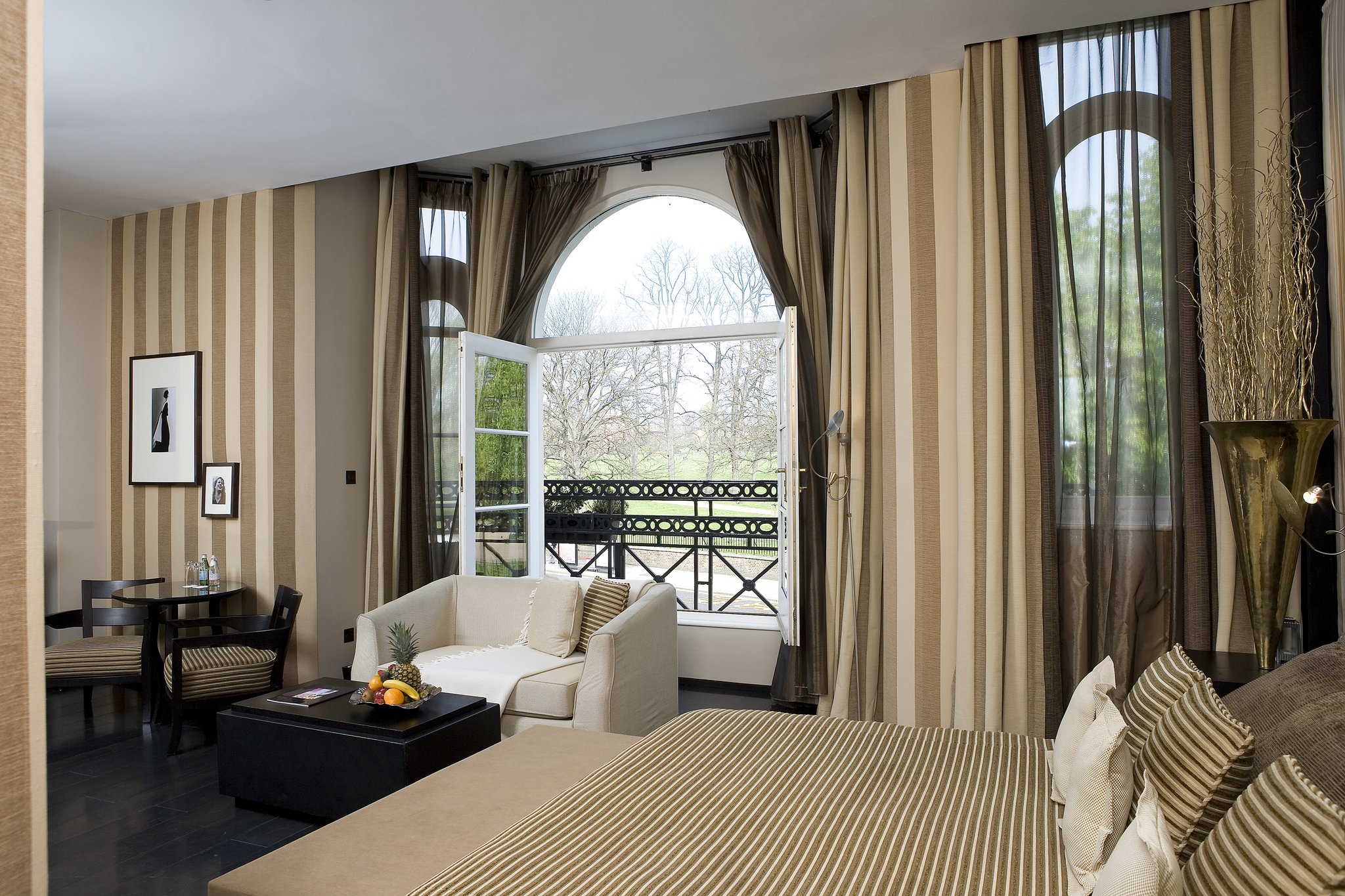 60 Hyde Park Gate Hotel
