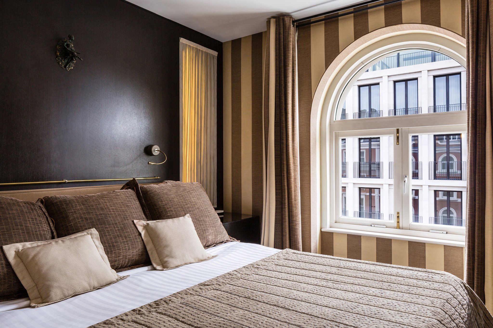 60 Hyde Park Gate Hotel