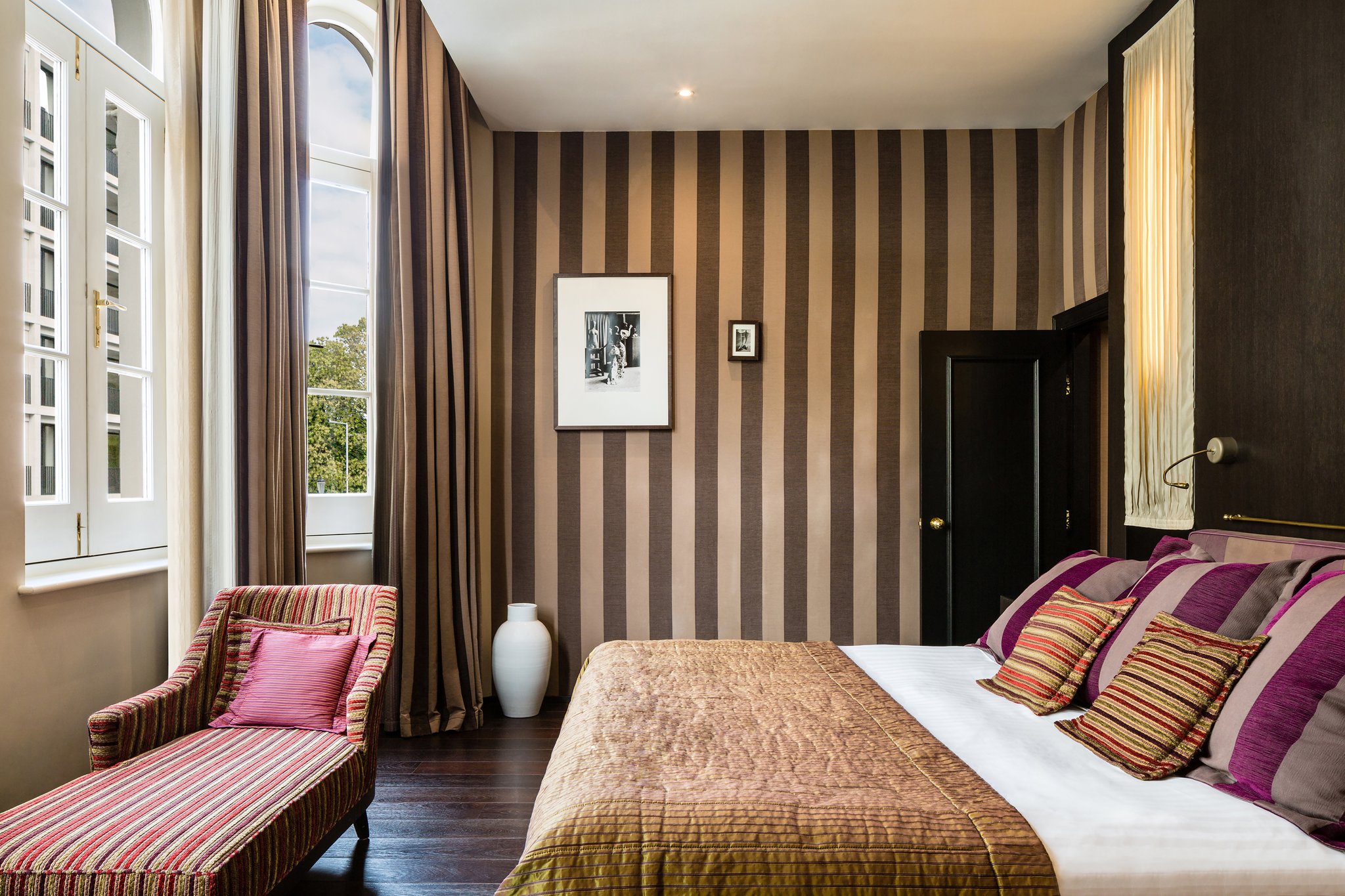 60 Hyde Park Gate Hotel