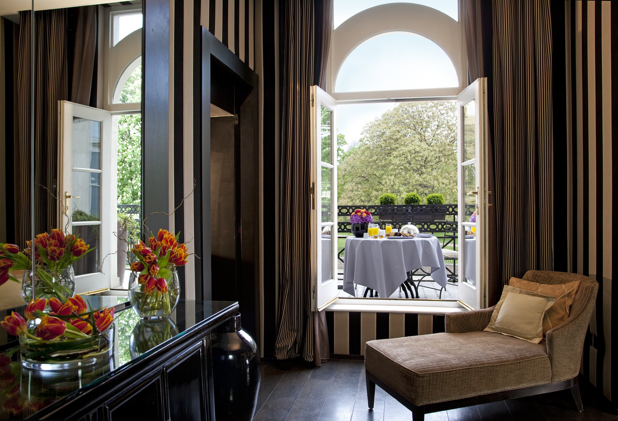 60 Hyde Park Gate Hotel