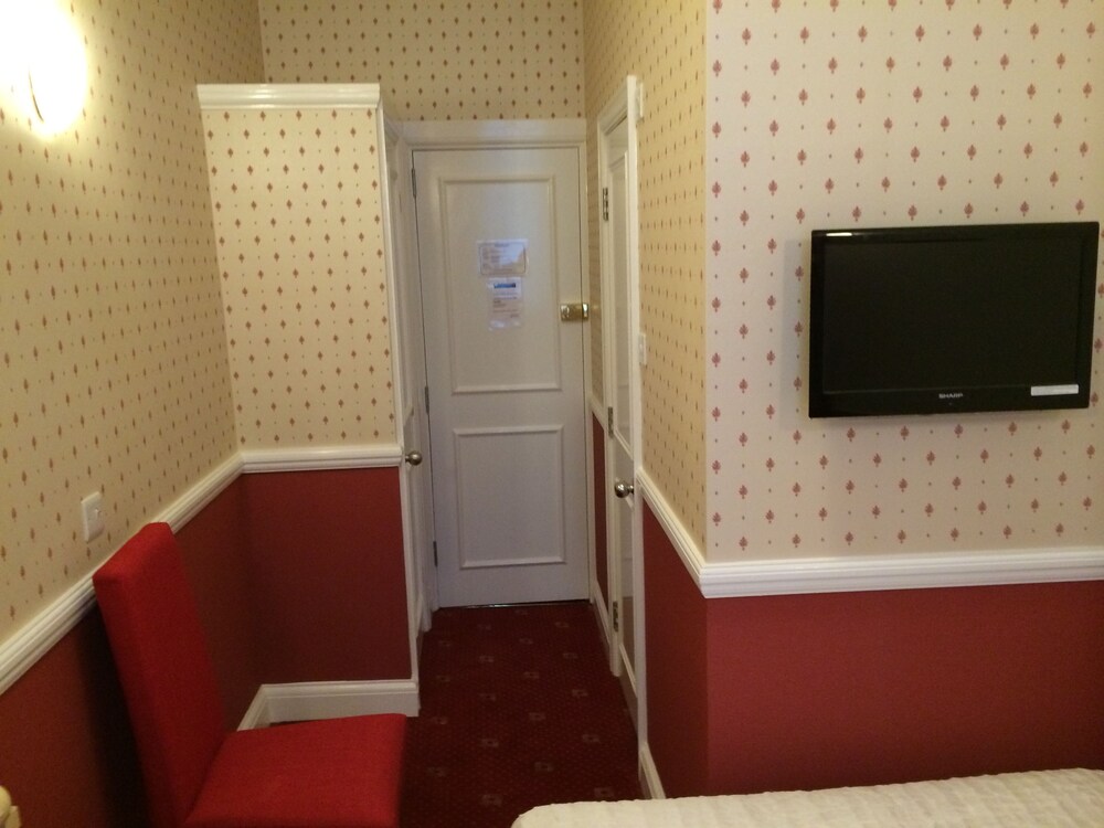 Balmoral House Hotel