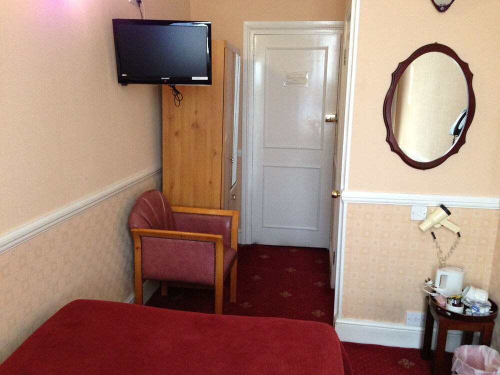 Balmoral House Hotel