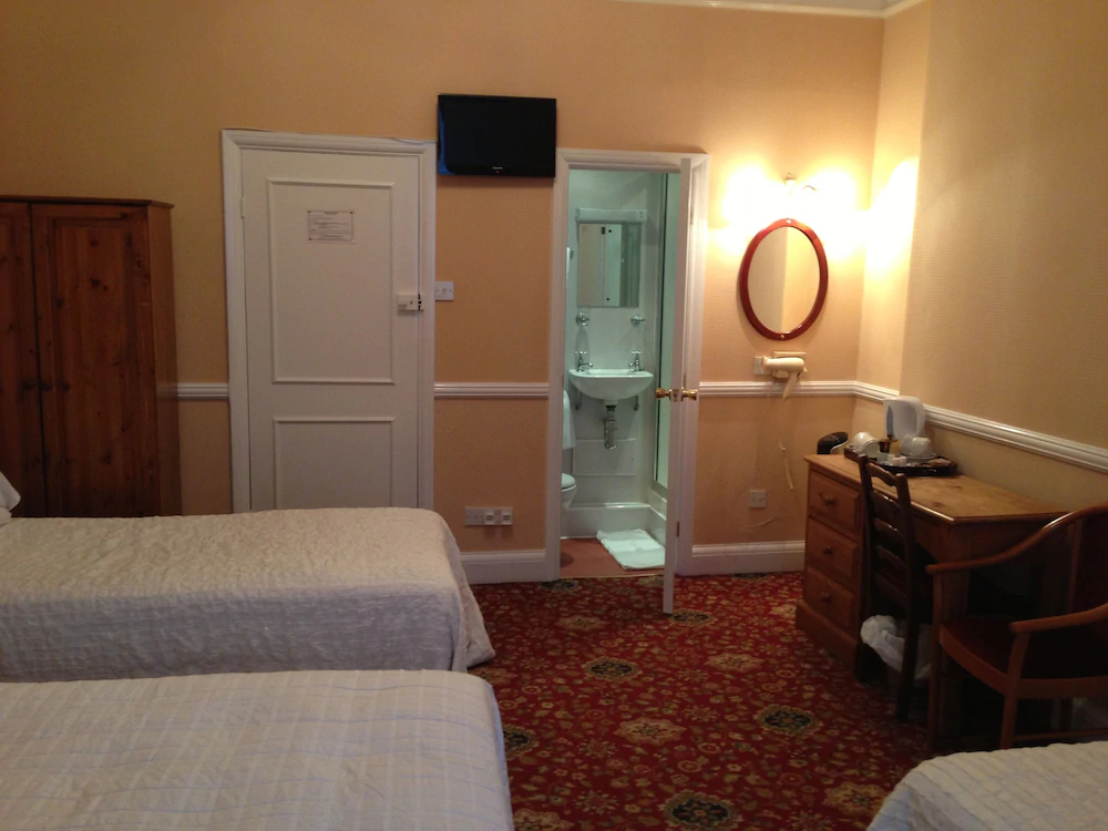 Balmoral House Hotel