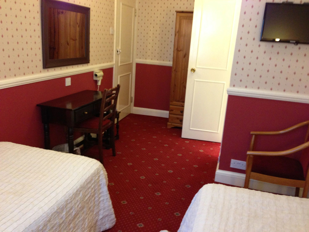 Balmoral House Hotel
