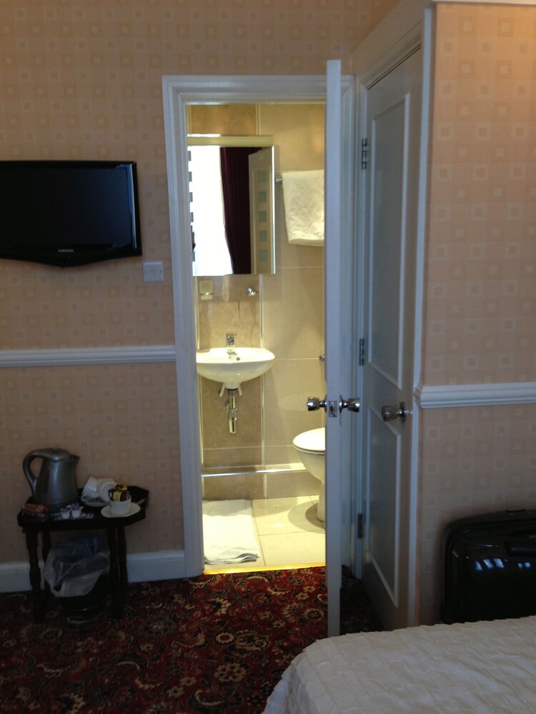 Balmoral House Hotel