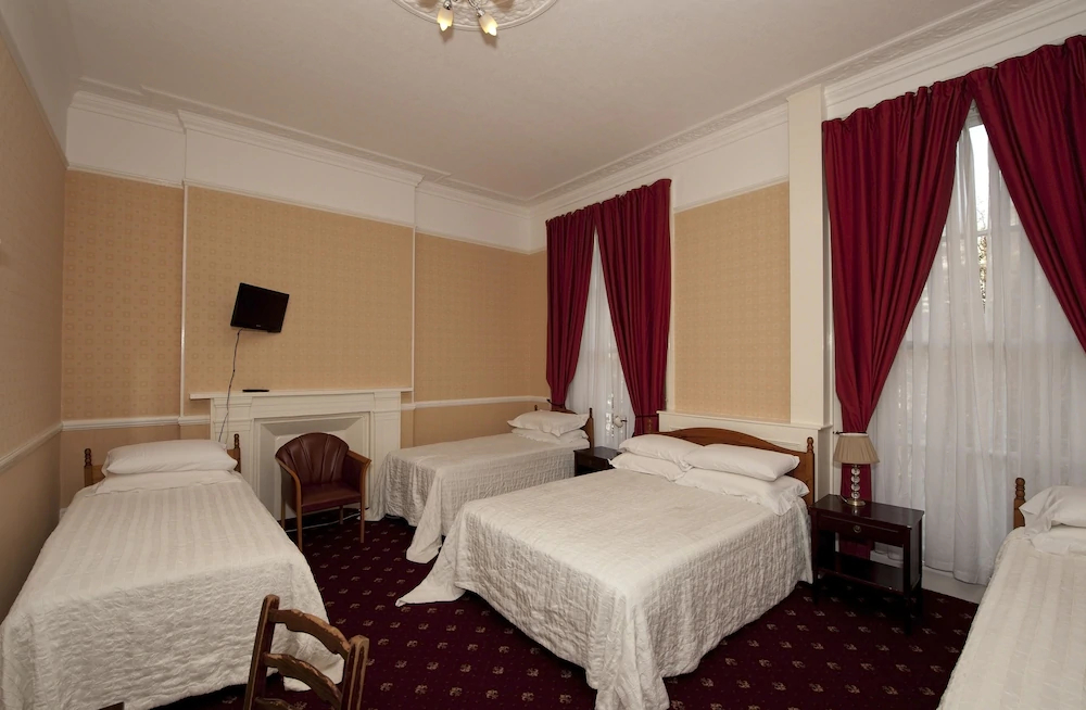 Balmoral House Hotel