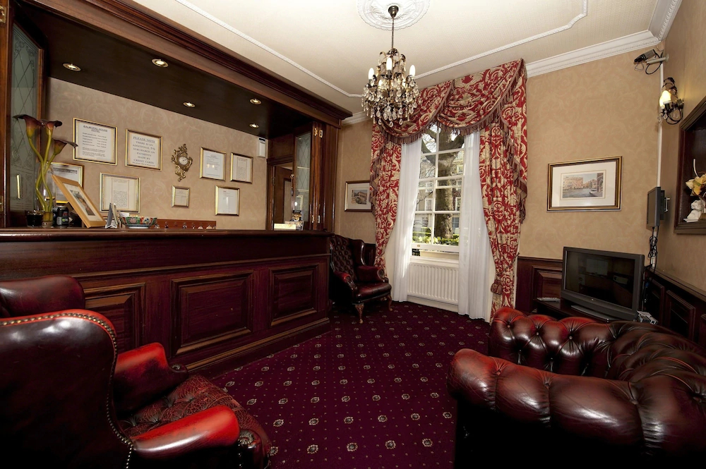 Balmoral House Hotel