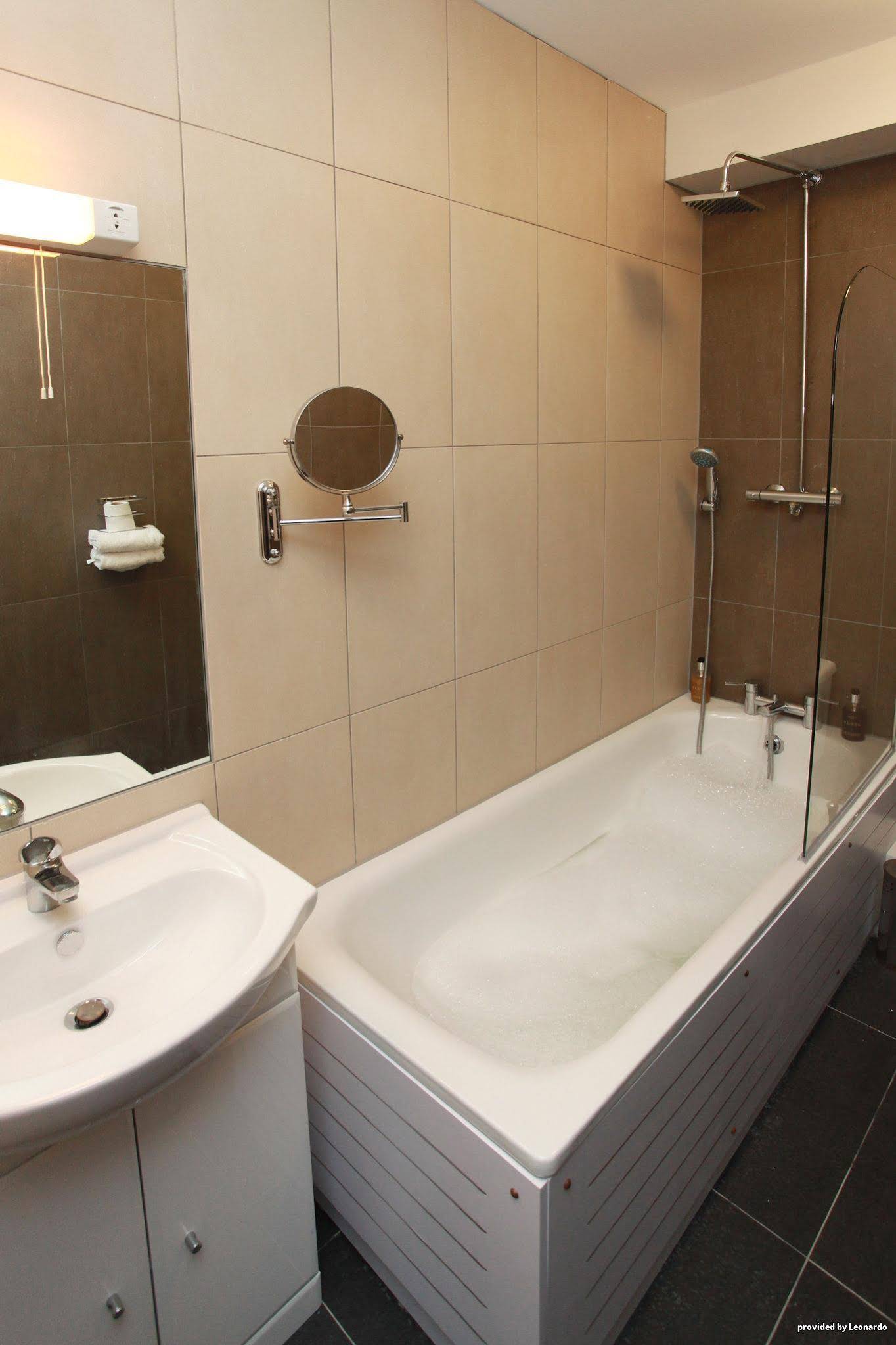 Maitrise Suites Apartment Hotel
