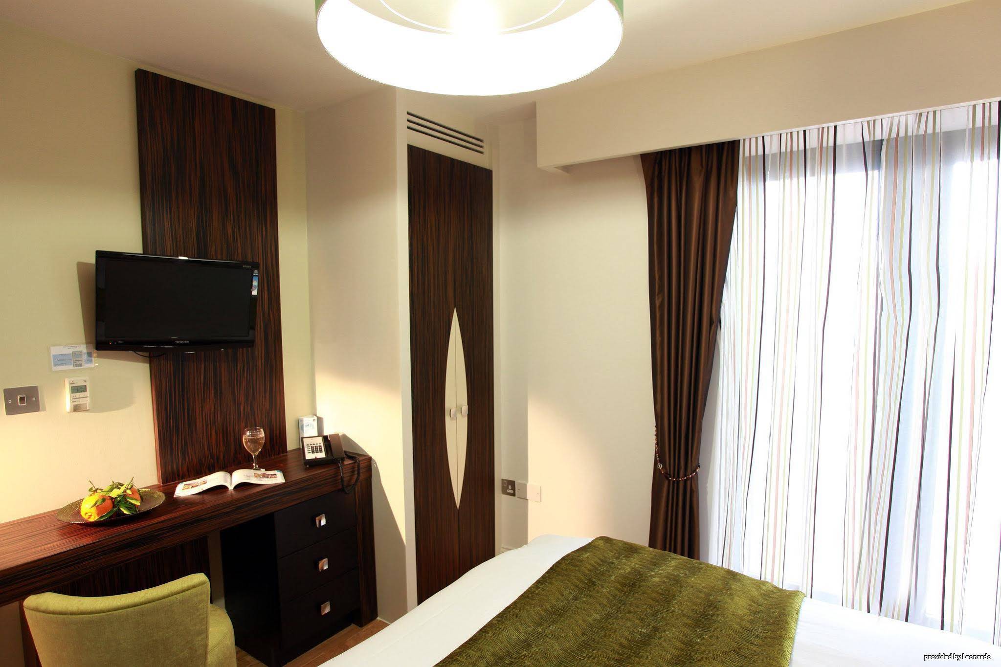 Maitrise Suites Apartment Hotel