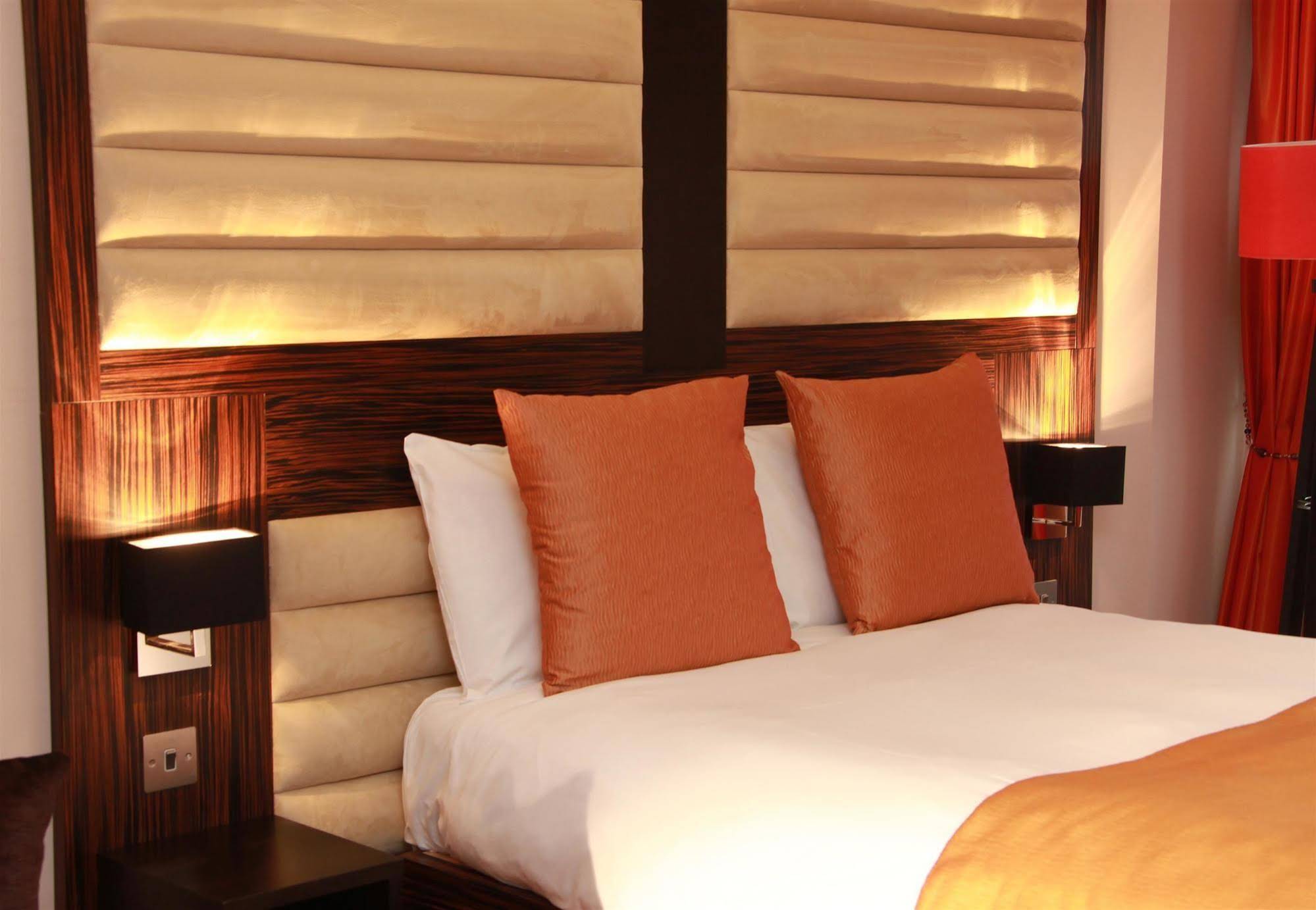 Maitrise Suites Apartment Hotel