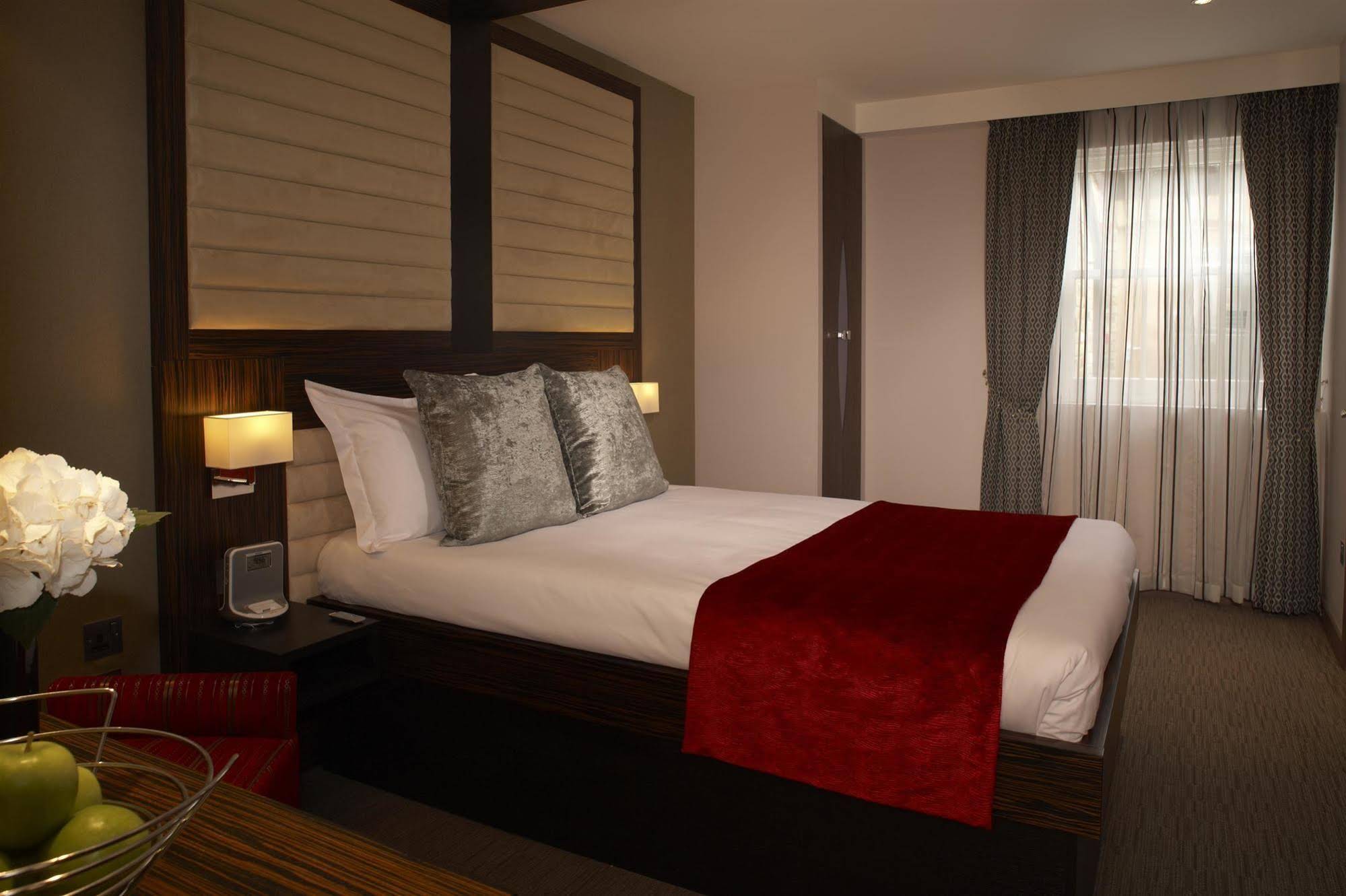 Maitrise Suites Apartment Hotel