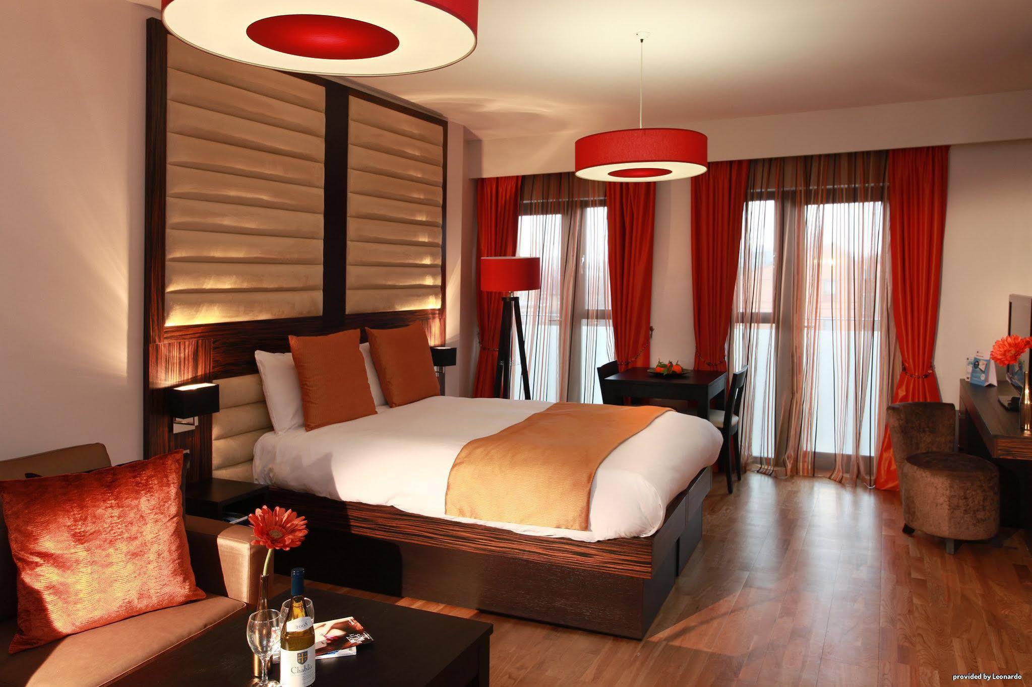 Maitrise Suites Apartment Hotel