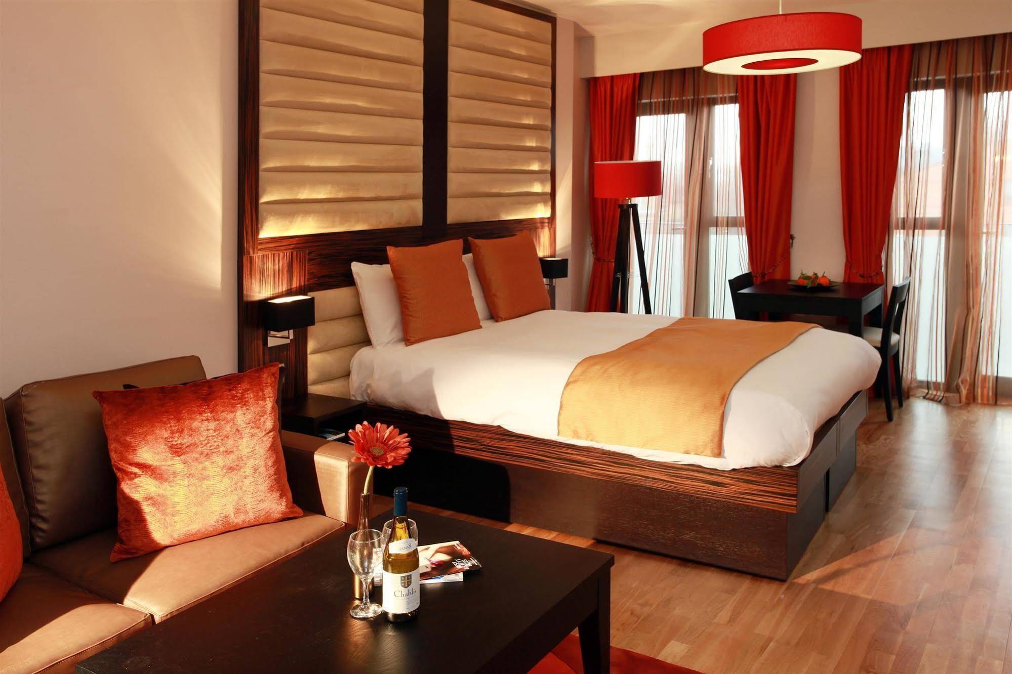 Maitrise Suites Apartment Hotel
