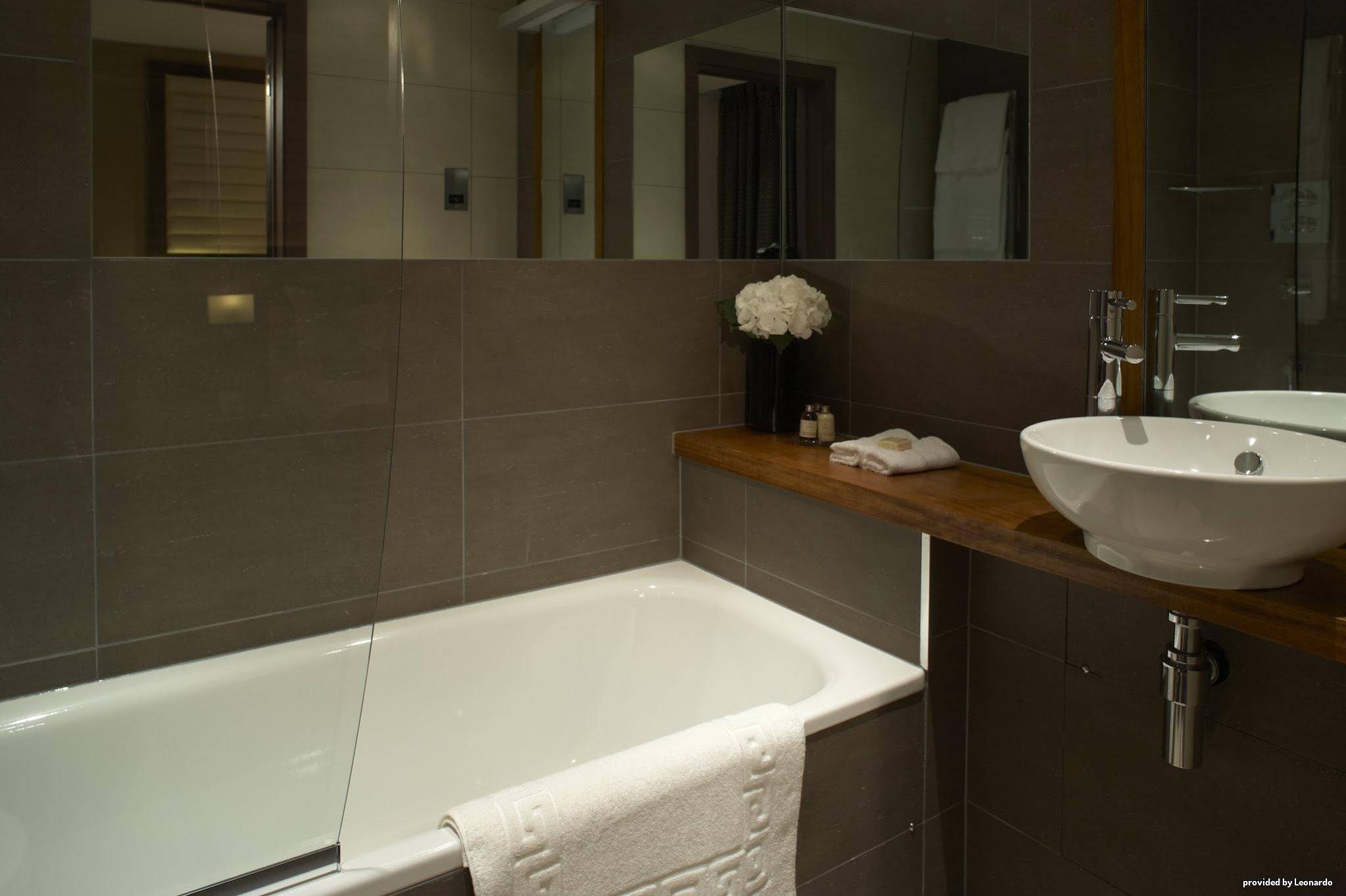 Maitrise Suites Apartment Hotel