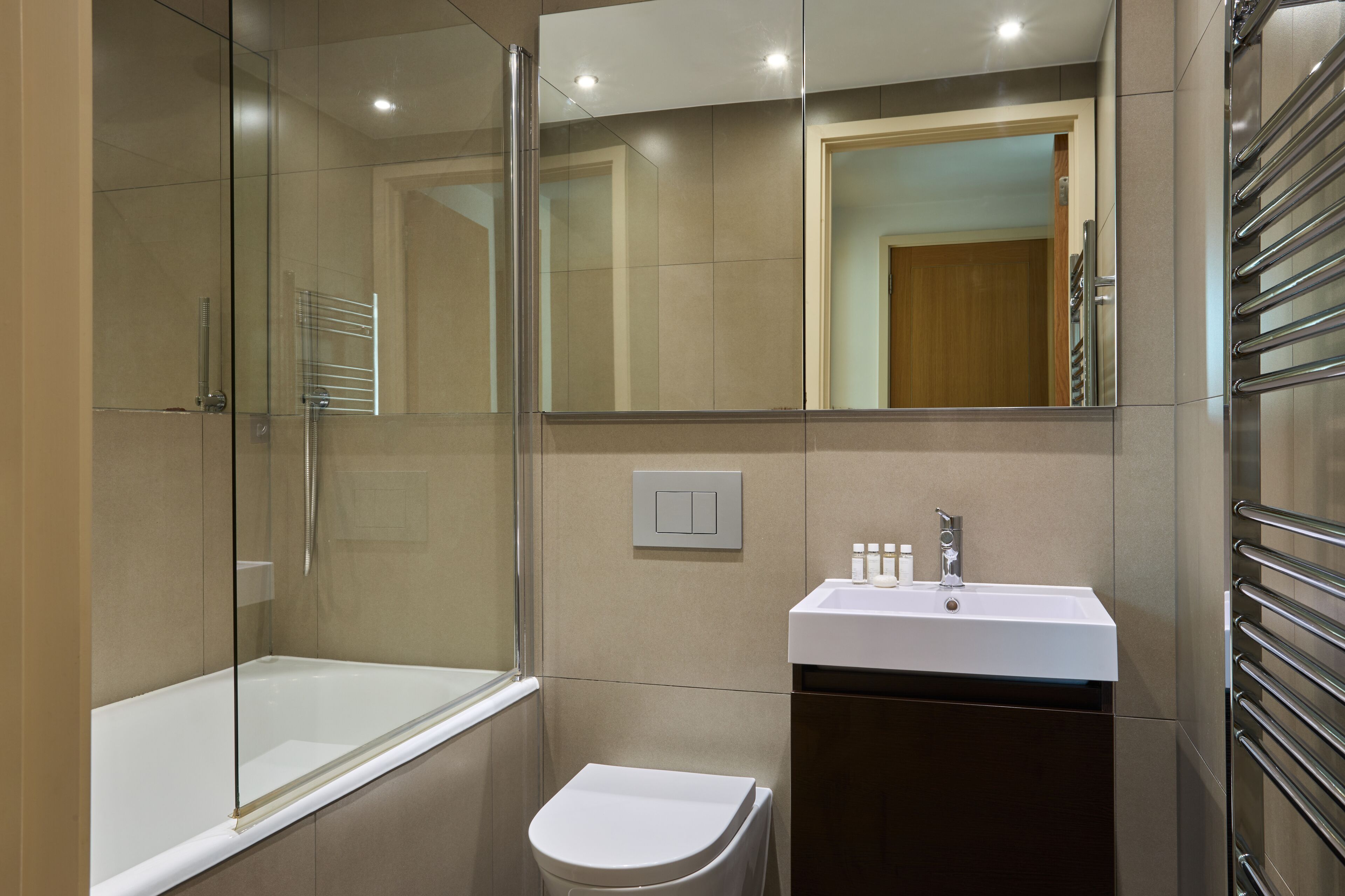 Kew Bridge By Viridian Apartments