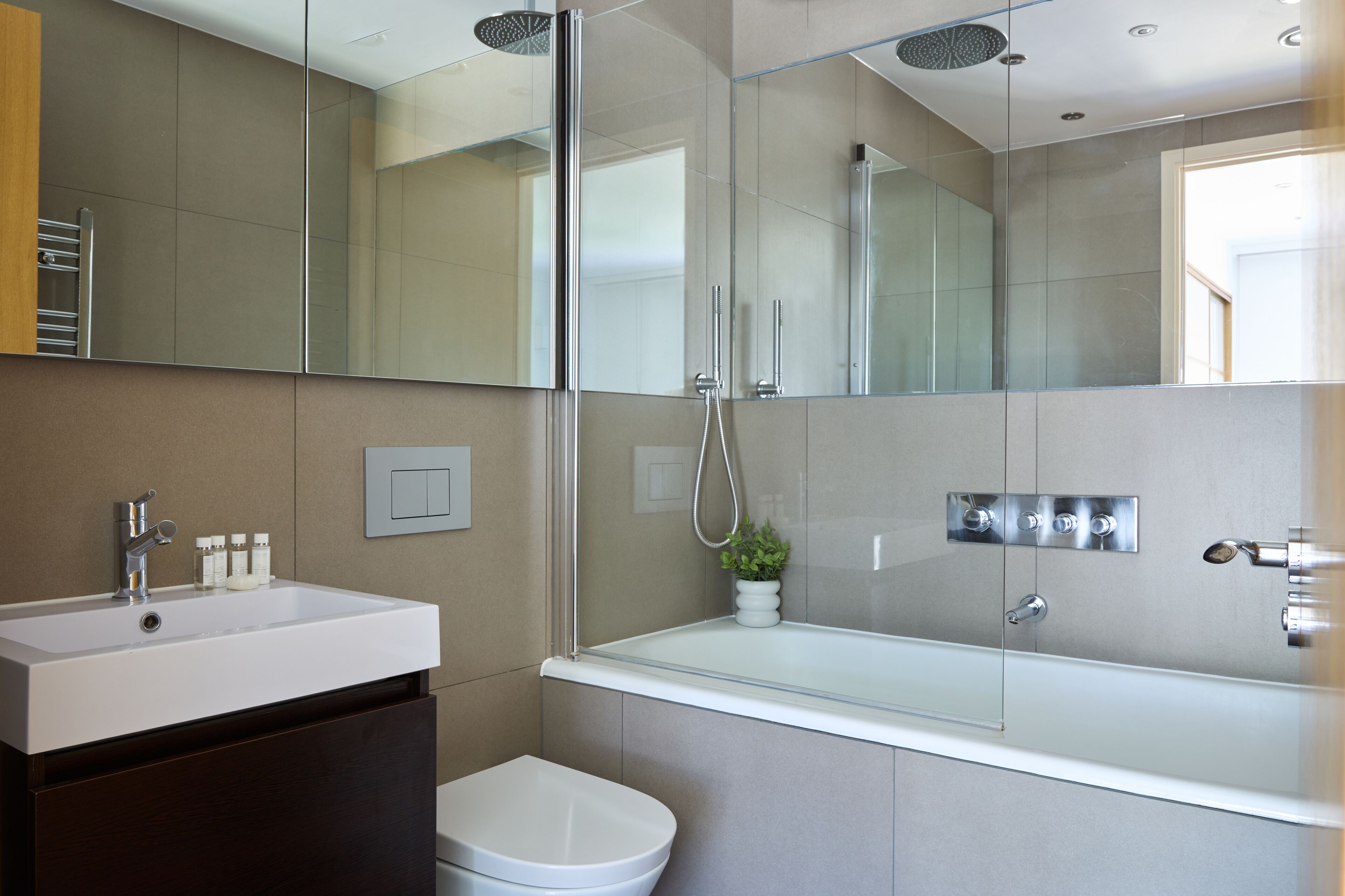 Kew Bridge By Viridian Apartments