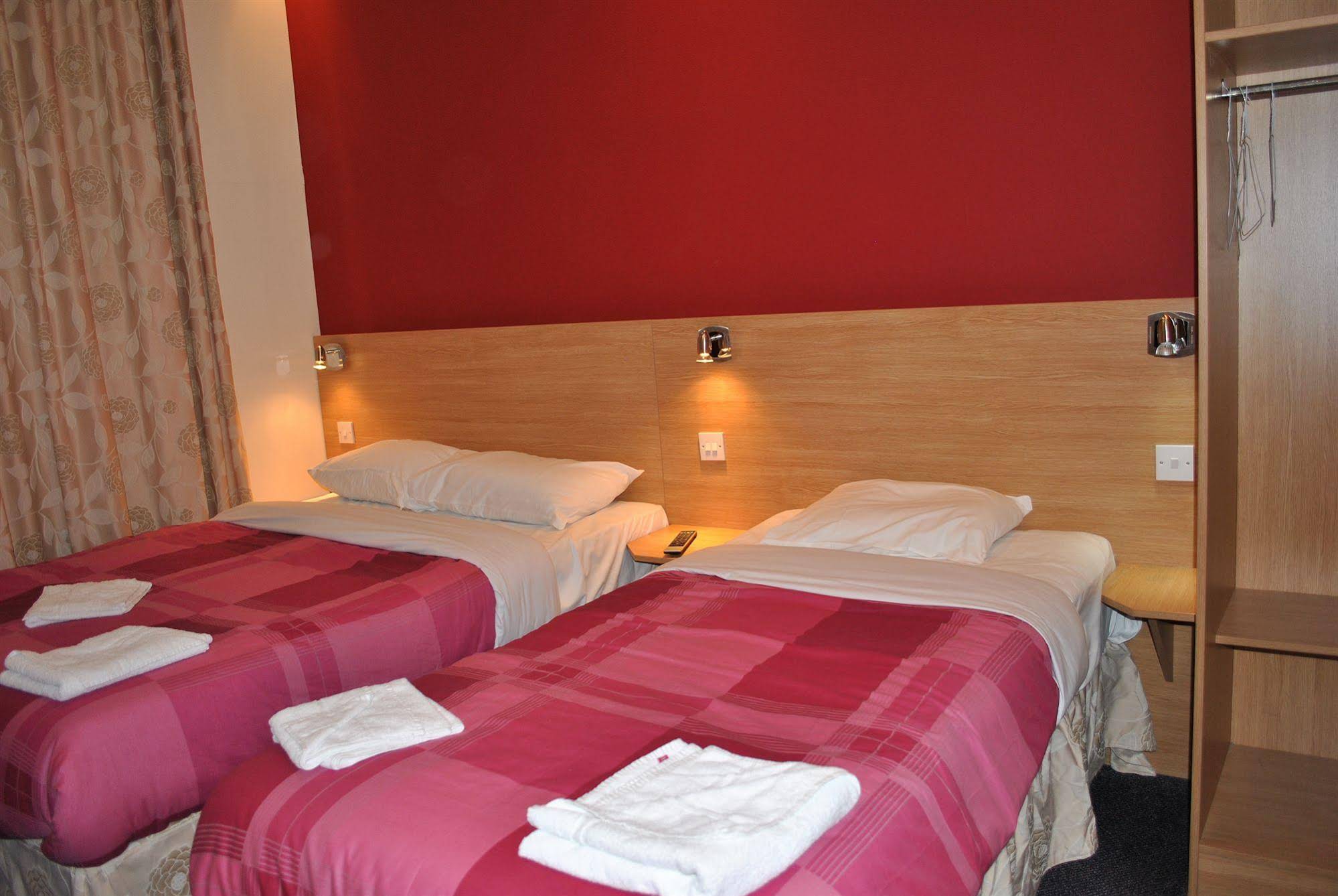 Carlton Hotel