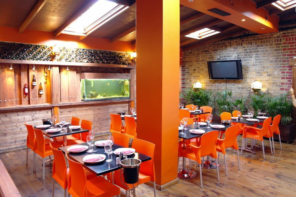 Castle Bar