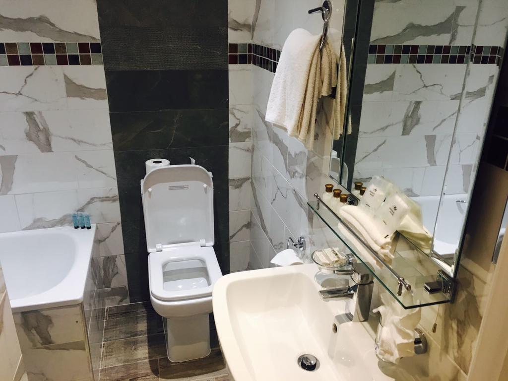 Cheshire Hotel