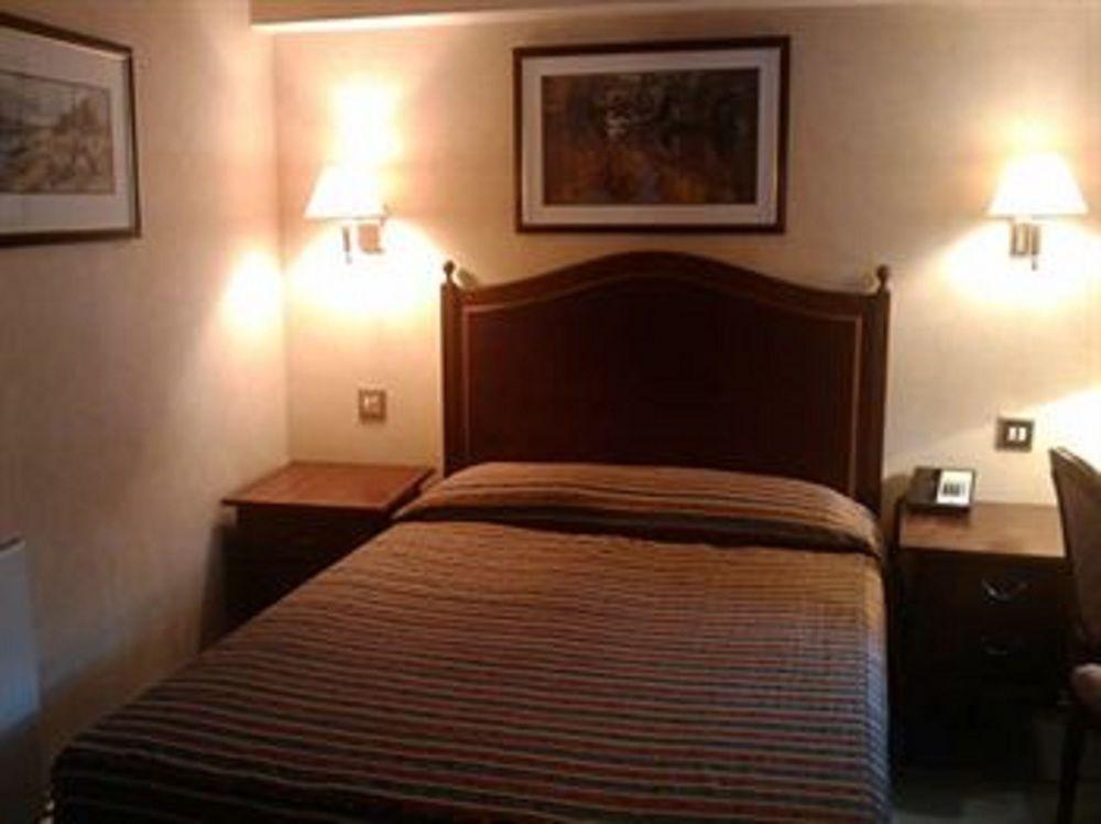 Cheshire Hotel