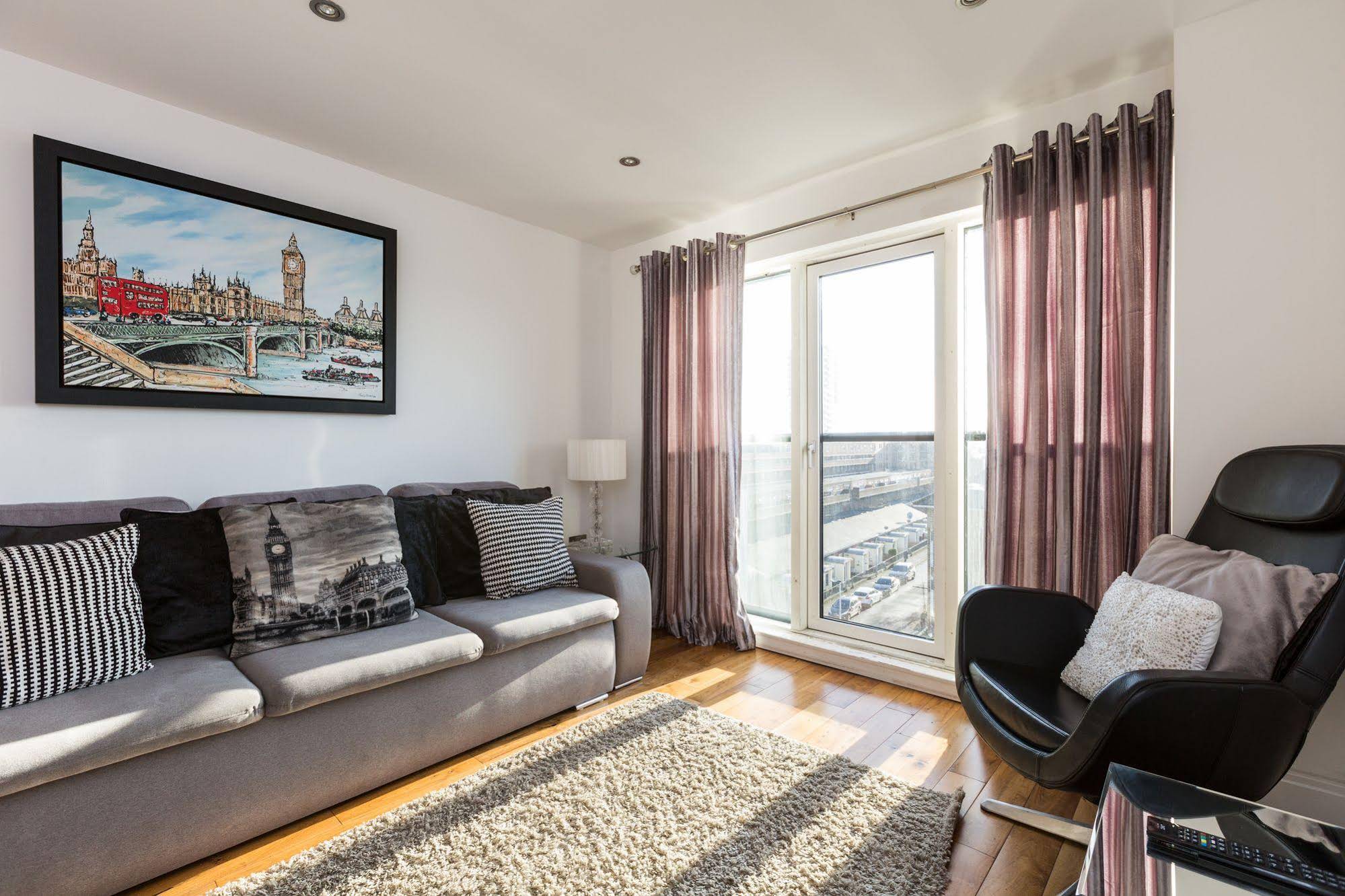 City Courtyard Apartments & Penthouse