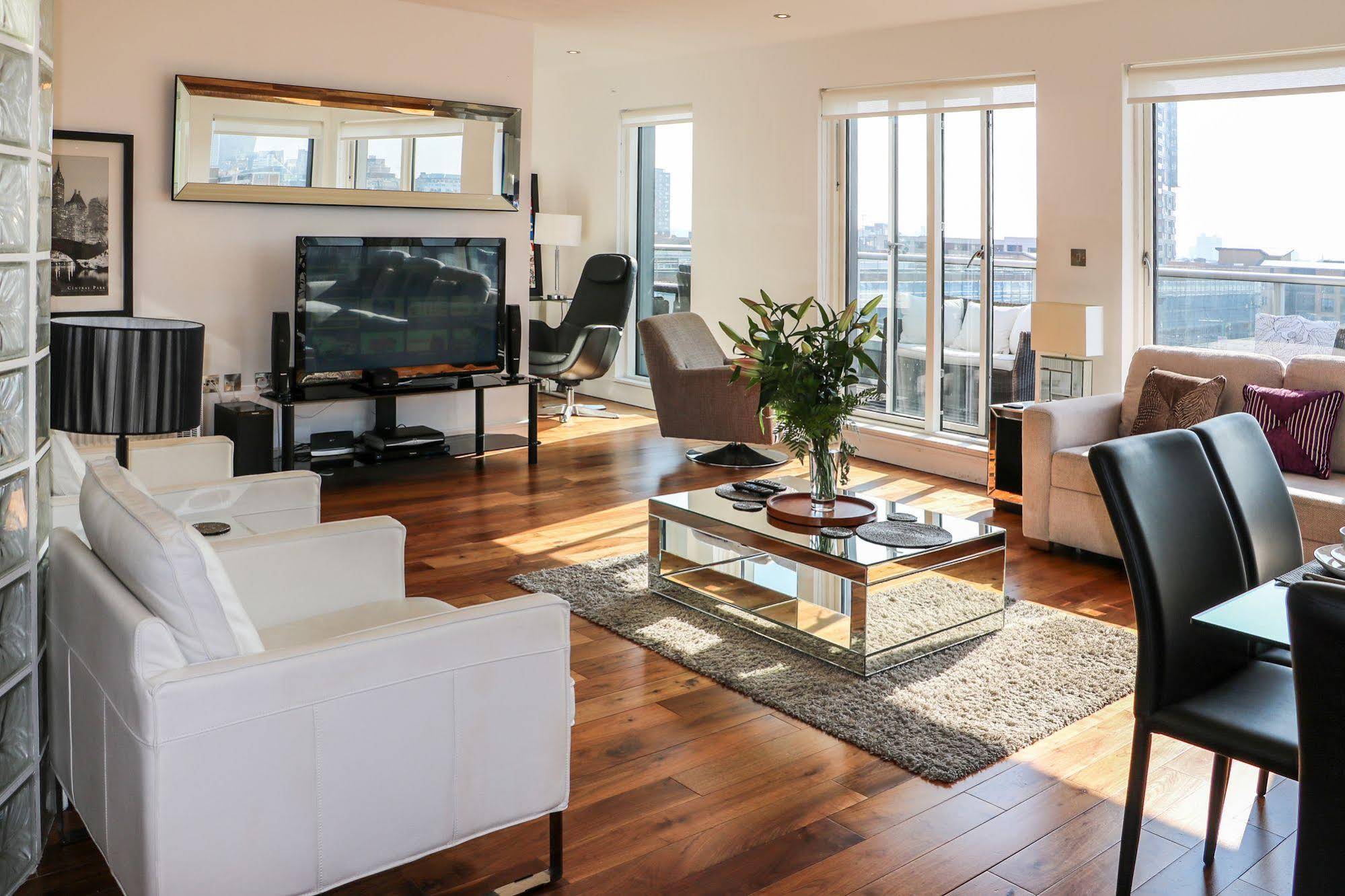 City Courtyard Apartments & Penthouse