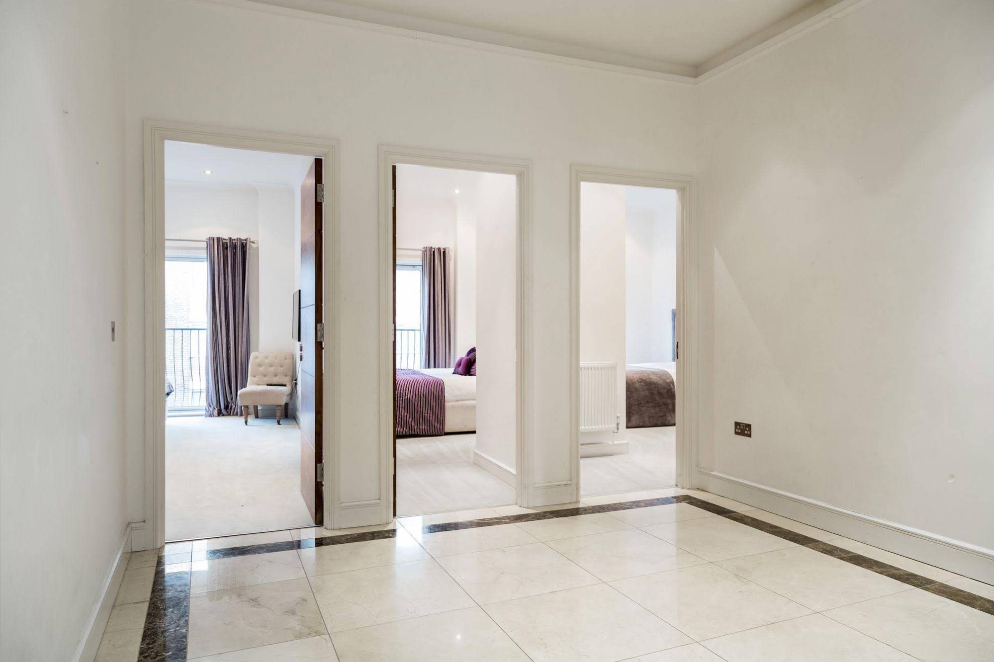 City Courtyard Apartments & Penthouse