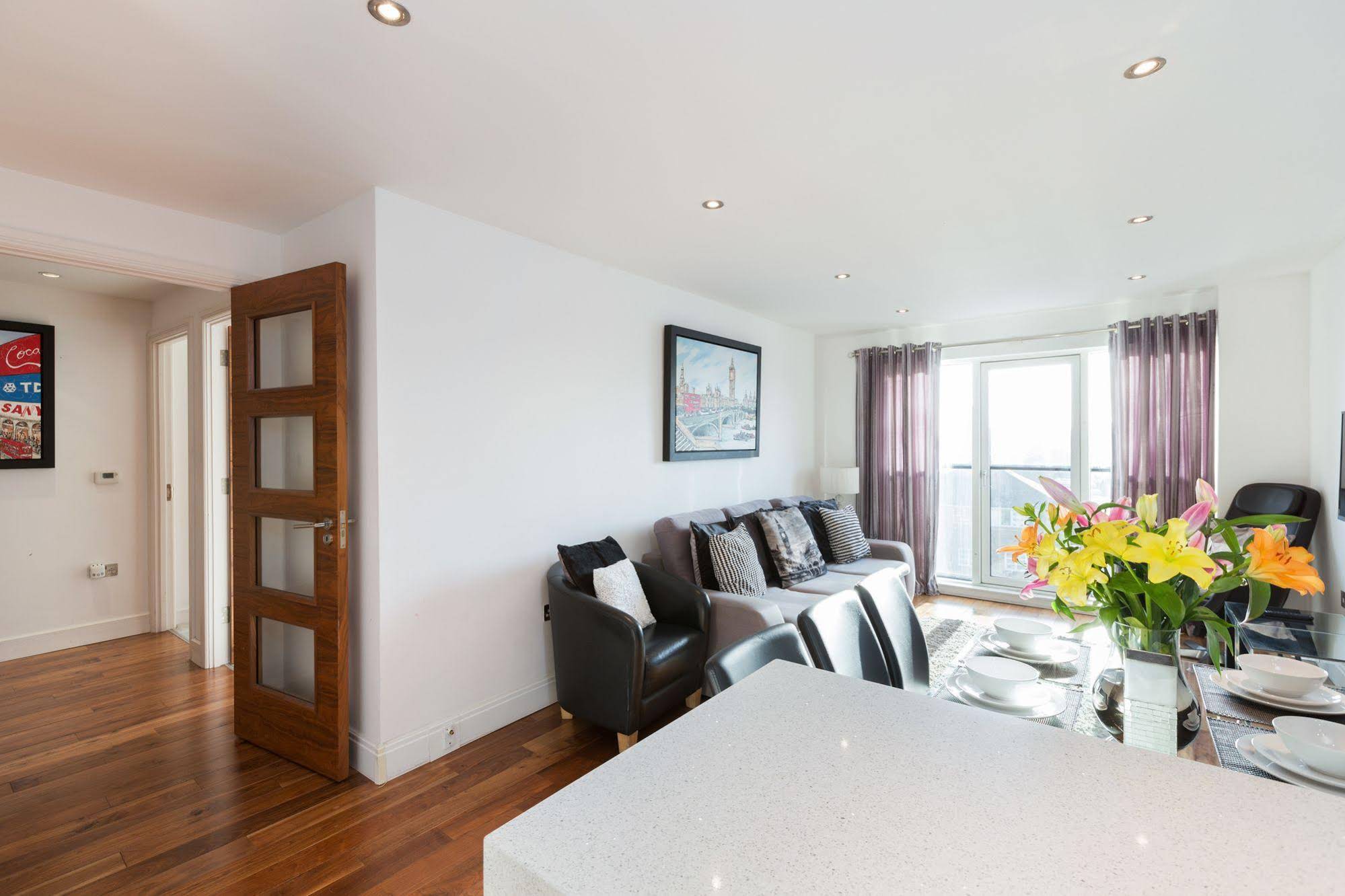 City Courtyard Apartments & Penthouse