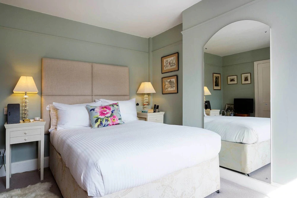 Classic Contemporary