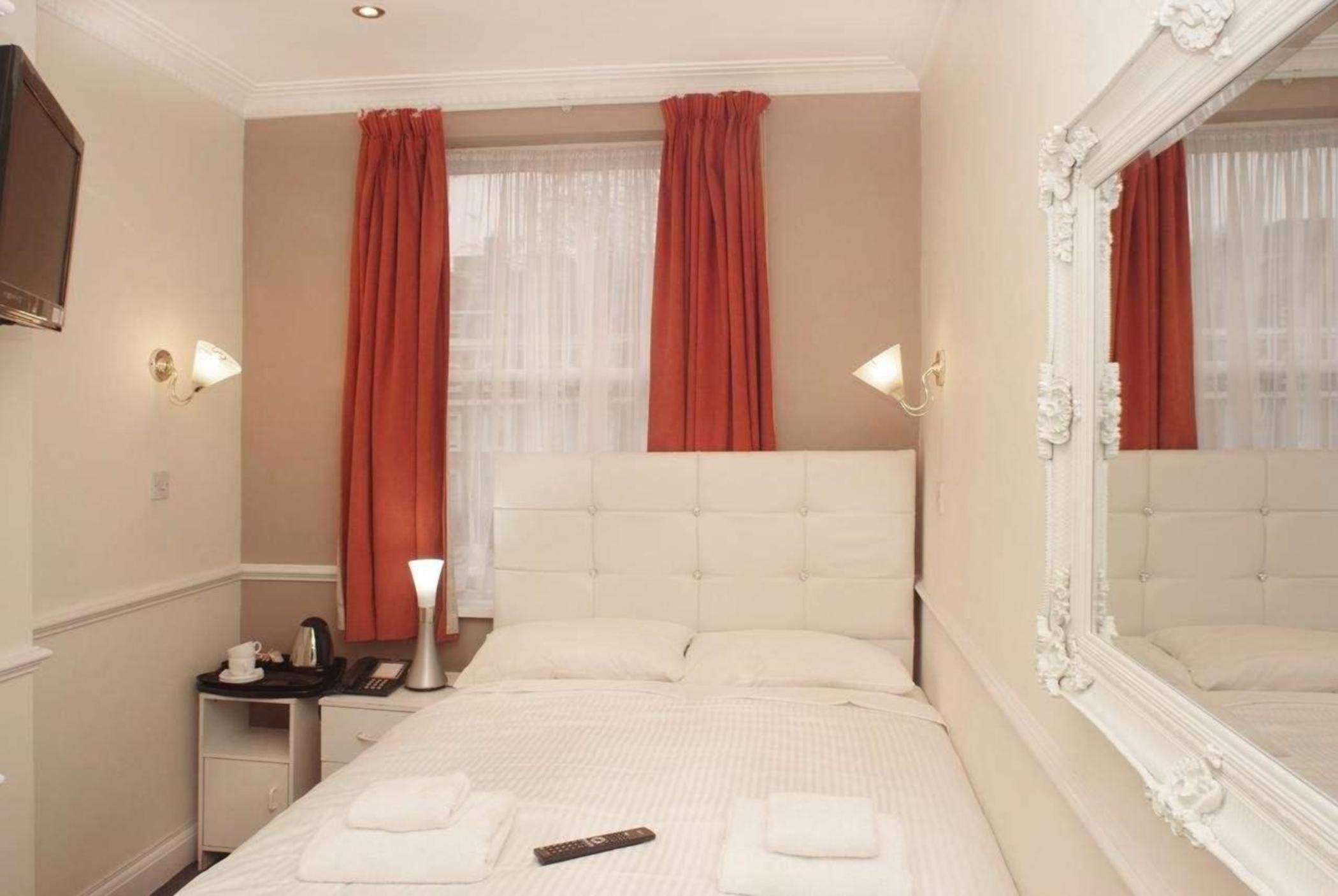 Classic Hyde Park Hotel