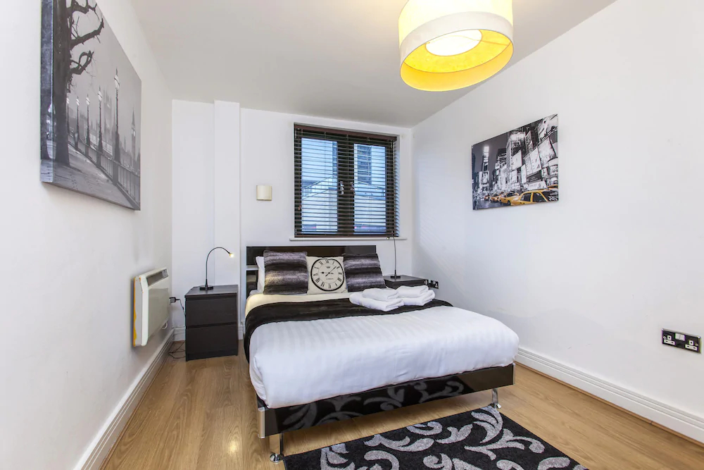 Club Living - Tower Bridge 1