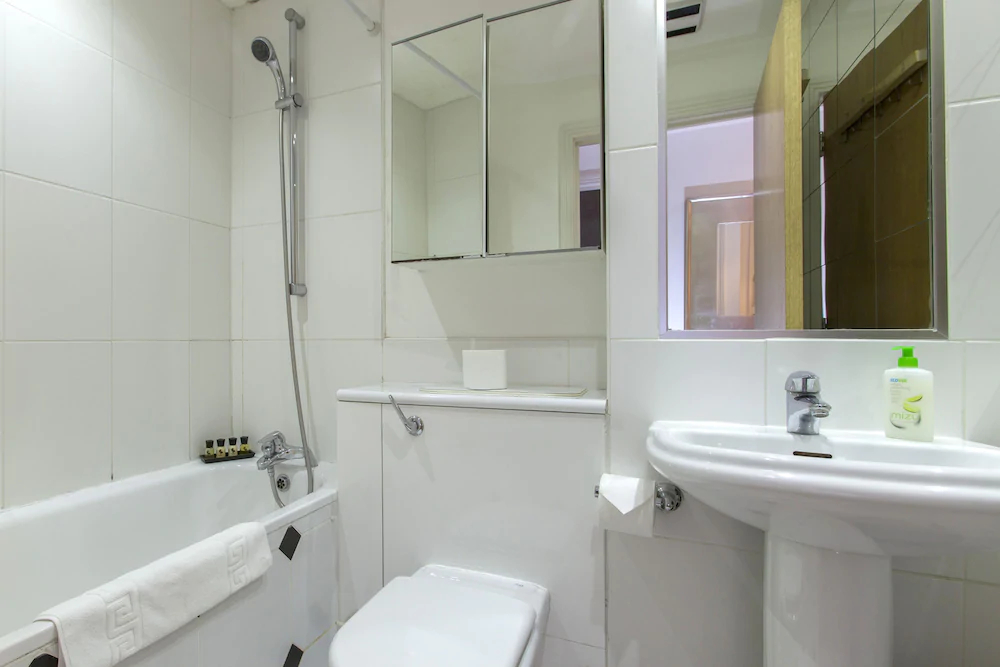 Club Living - Tower Bridge 1
