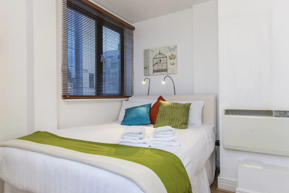 Club Living - Tower Bridge 1