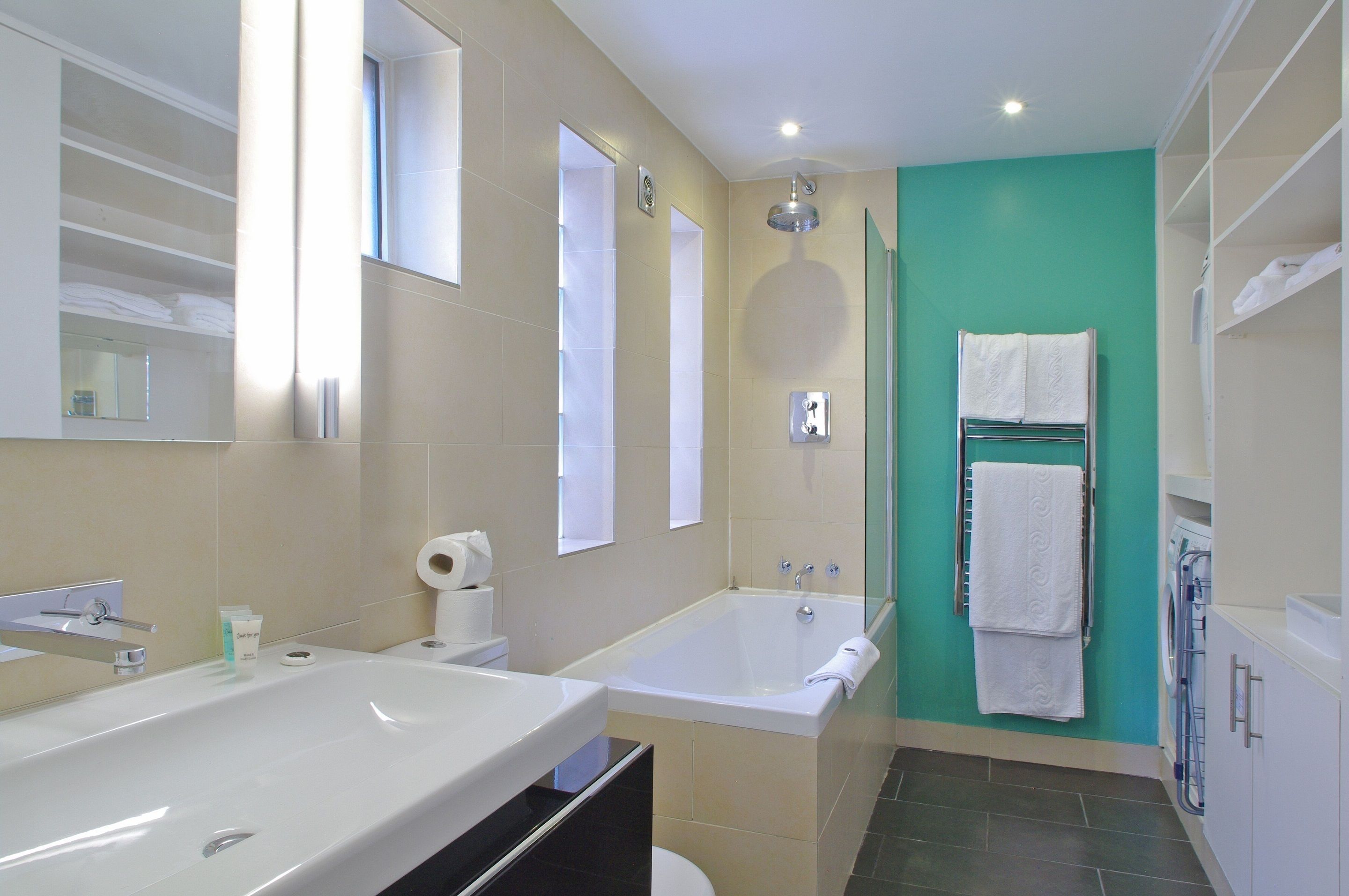 Comfortable Waterloo Home SE1