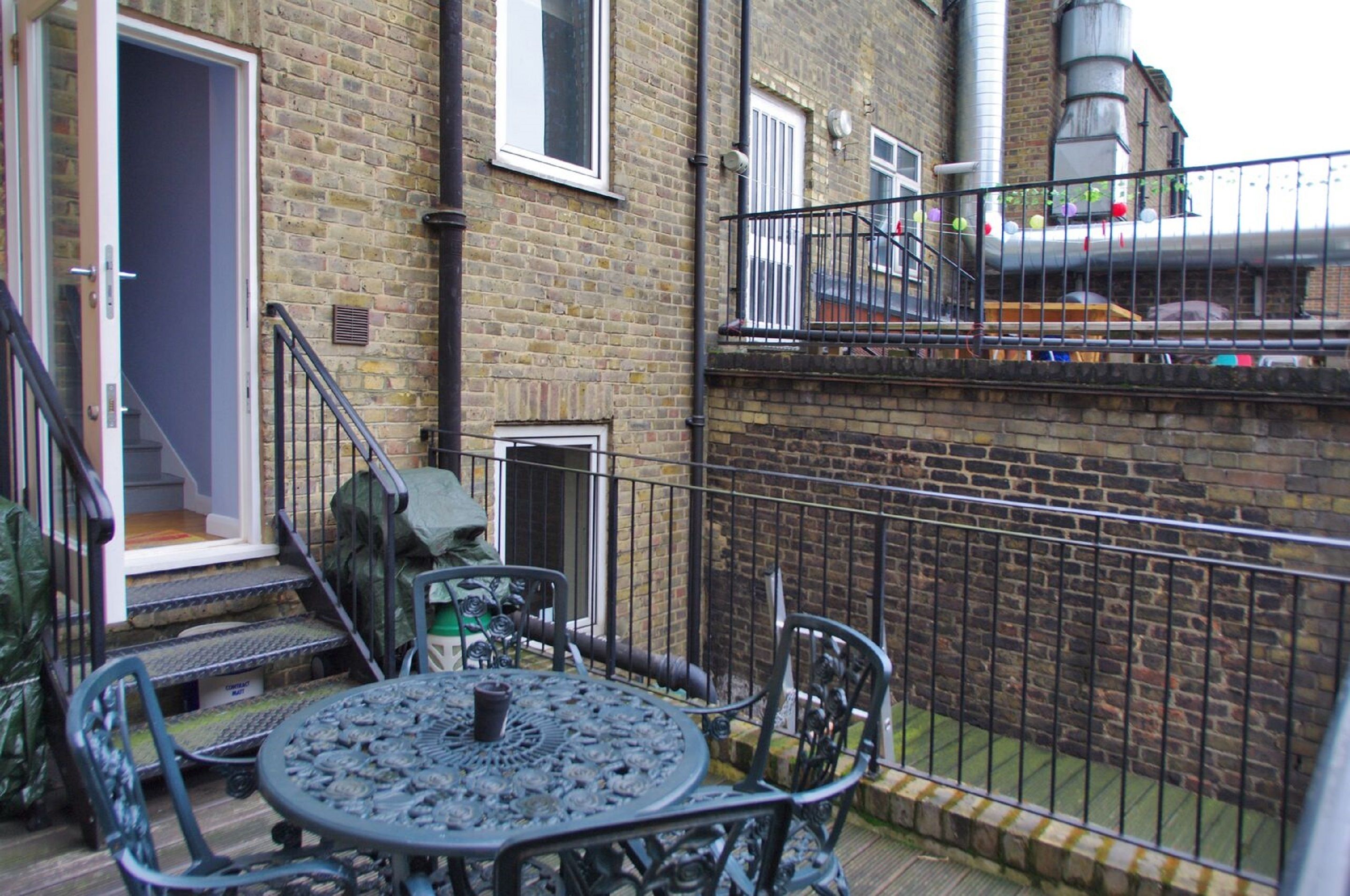 Comfortable Waterloo Home SE1