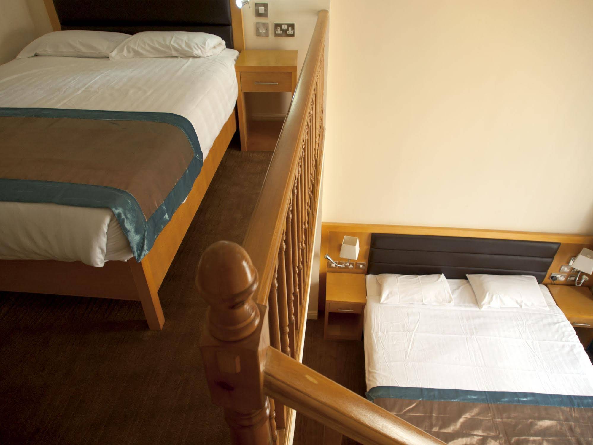 Cromwell International Hotel