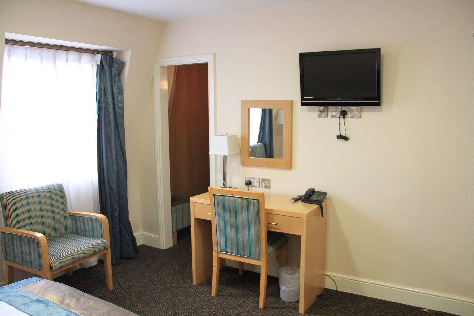 Cromwell International Hotel