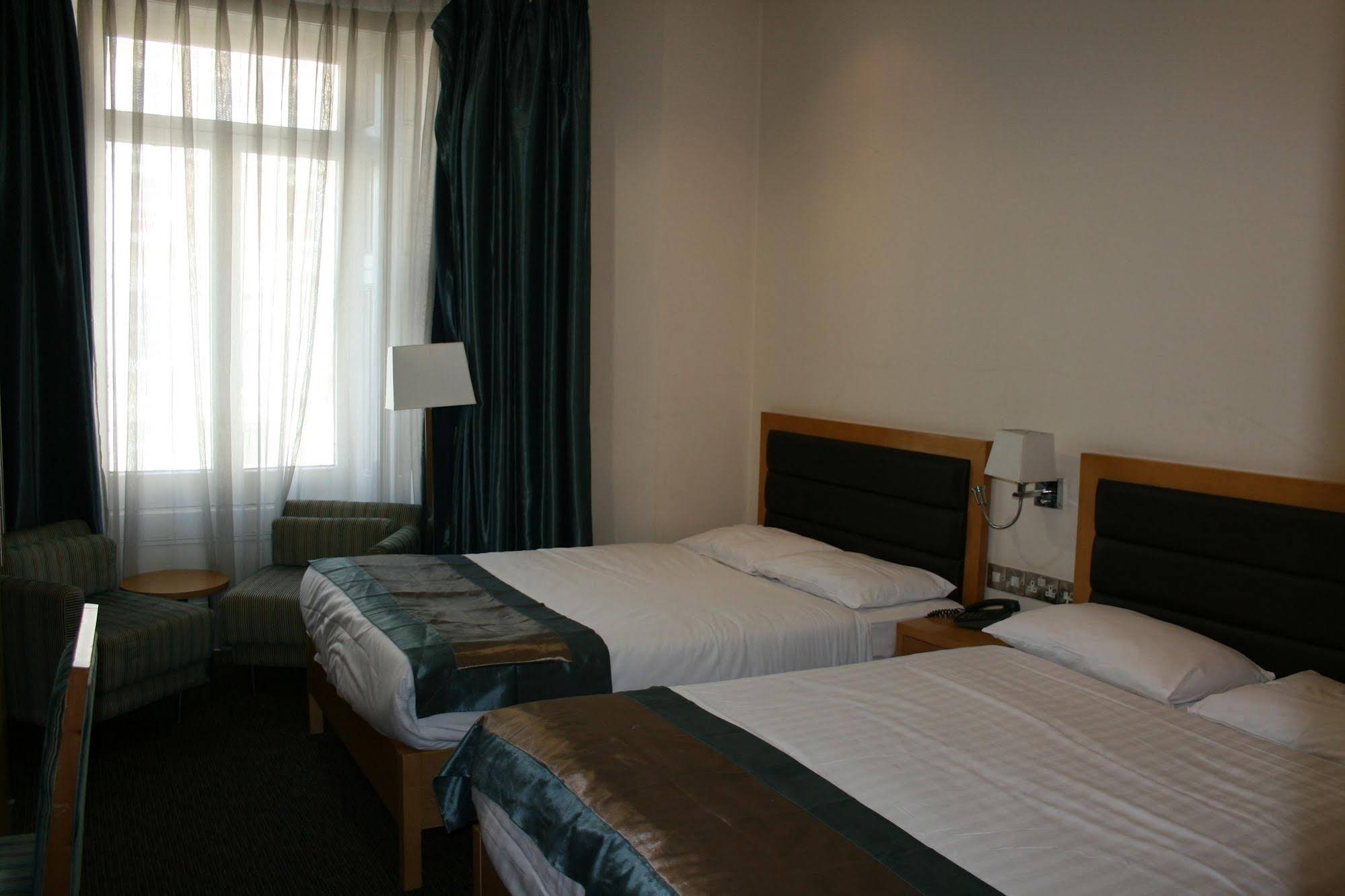 Cromwell International Hotel