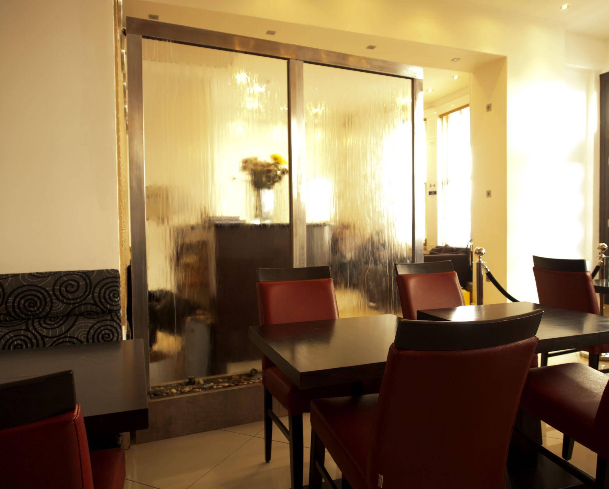 Cromwell International Hotel