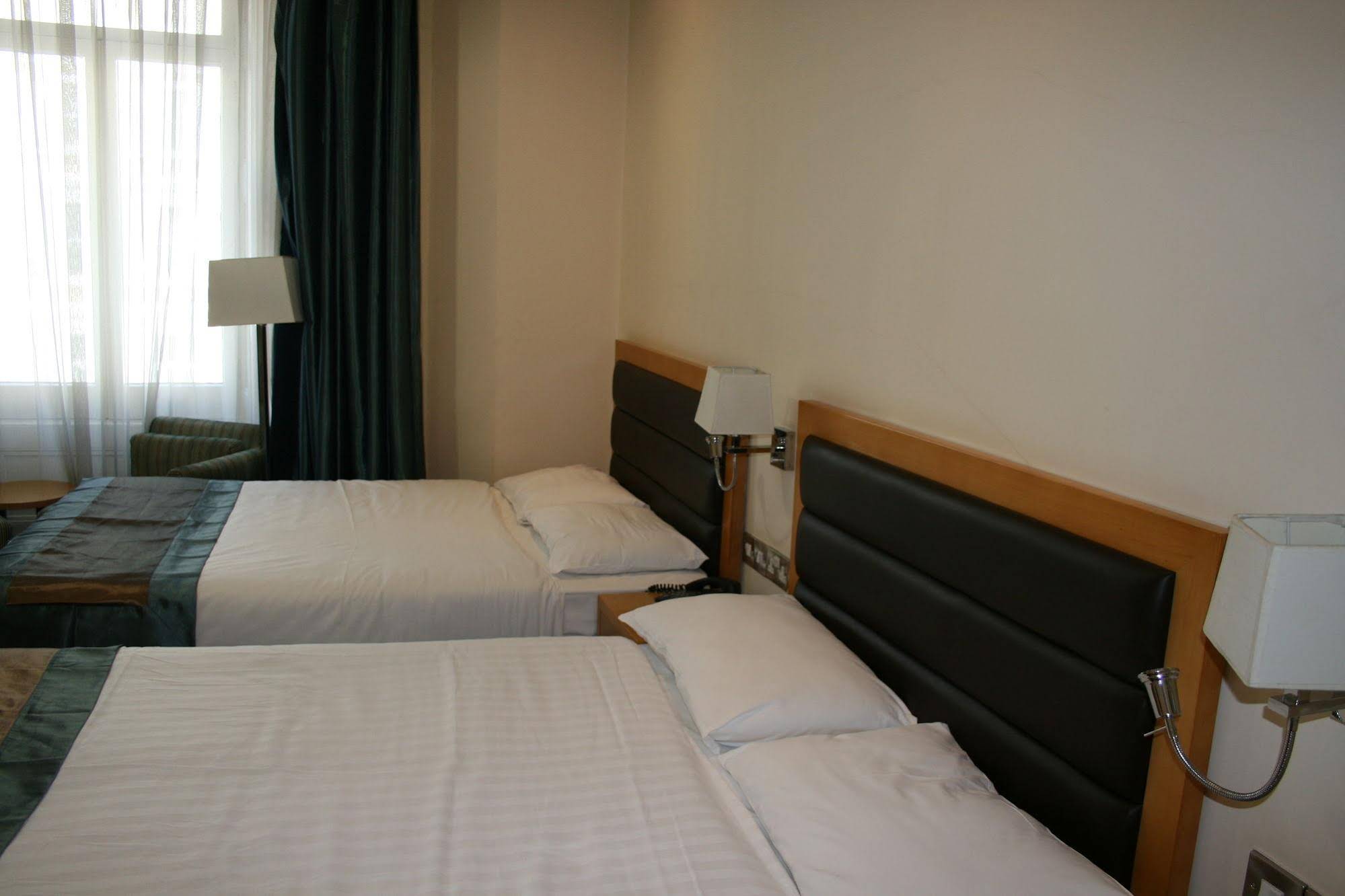 Cromwell International Hotel