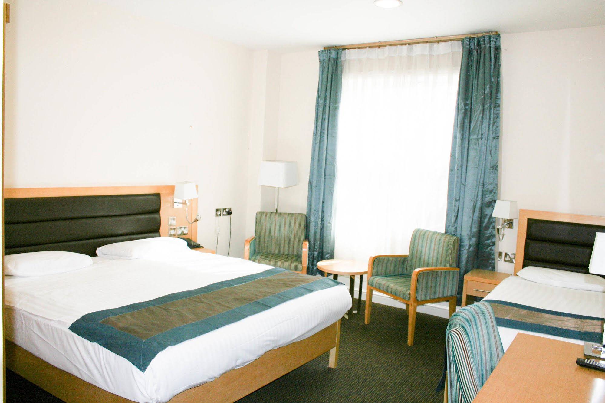 Cromwell International Hotel