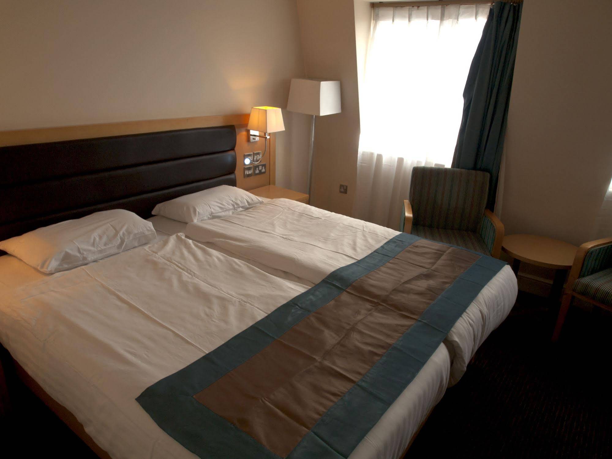 Cromwell International Hotel